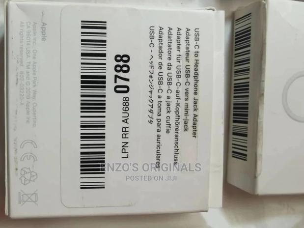 OEM Apple Branded USB-C to 3.5mm Audio Jack Original · Photo 2