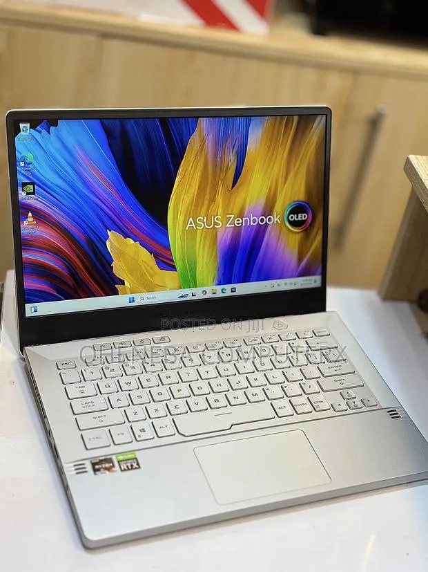 Laptop Asus ROG Zephyrus G14 16GB AMD Ryzen 9 SSD 1T · Photo 1