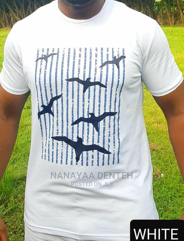 Round Neck T Shirt · Photo 4