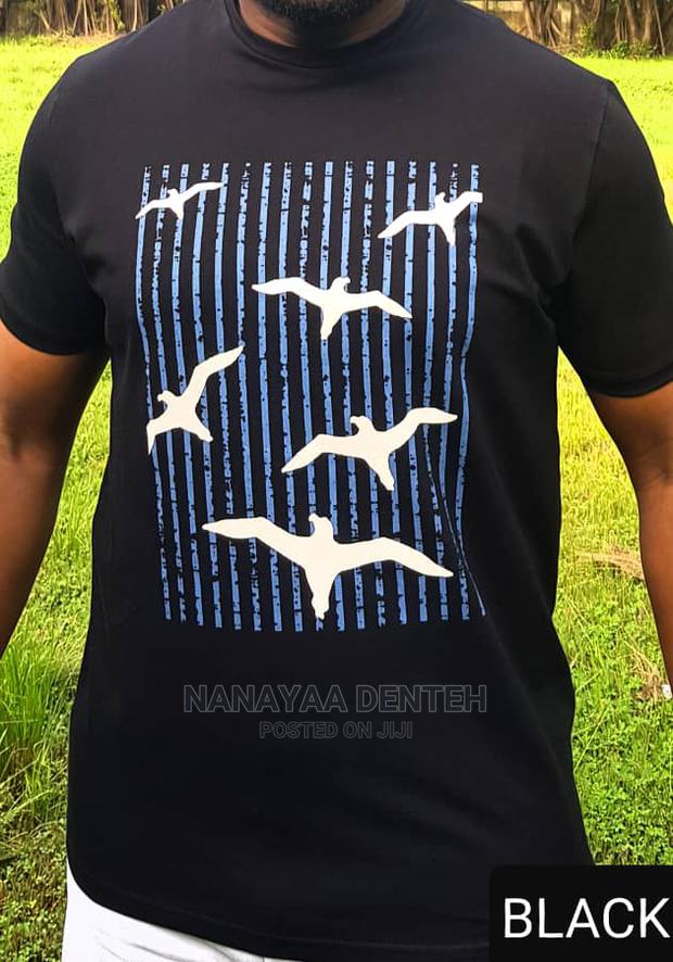 Round Neck T Shirt · Photo 2
