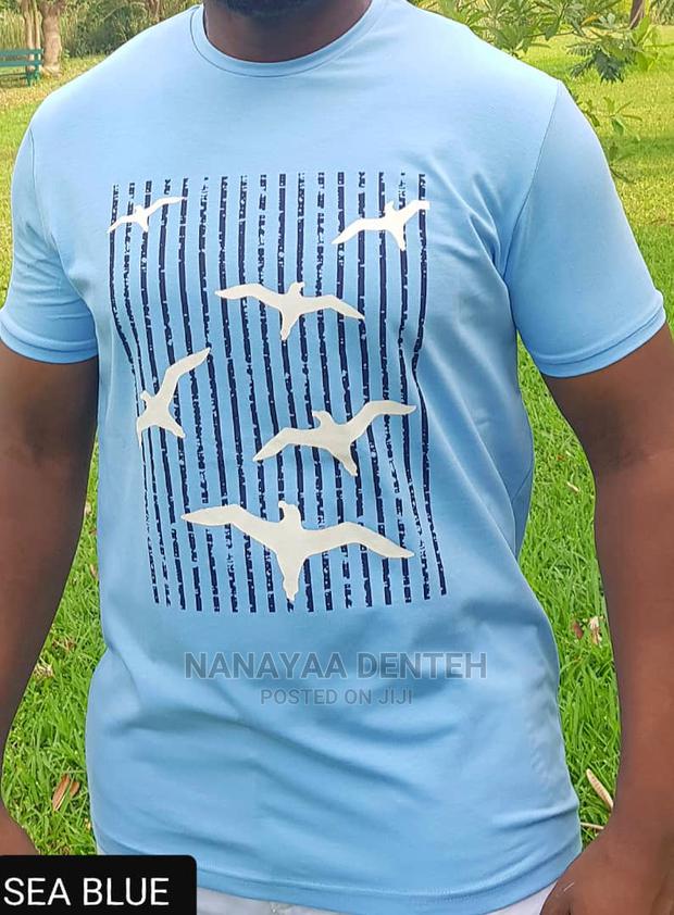 Round Neck T Shirt · Photo 3