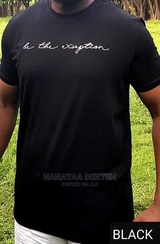Round Neck T -Shirt · Photo 5