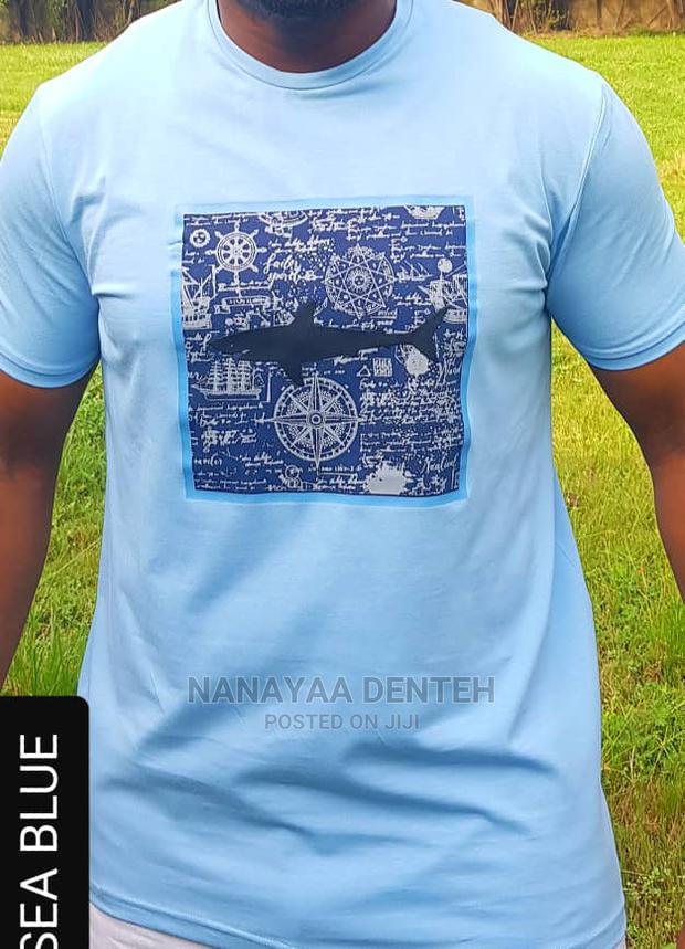 Round Neck T-Shirt · Photo 6
