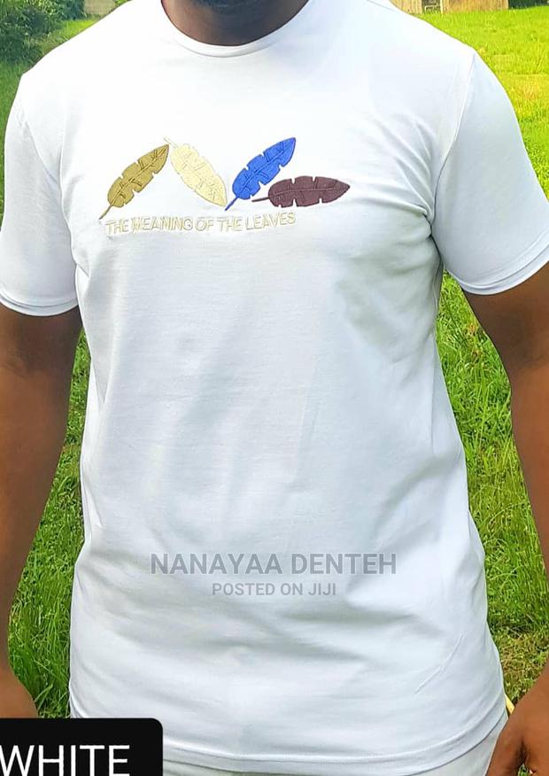 Round Neck T- Shirt · Photo 5