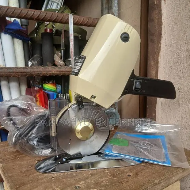 Cutting Machine · Photo 1
