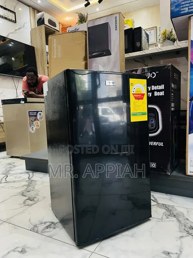 Fast Cooling Nasco Nasf1-110fl Single Door Table Top Fridge · Photo 1