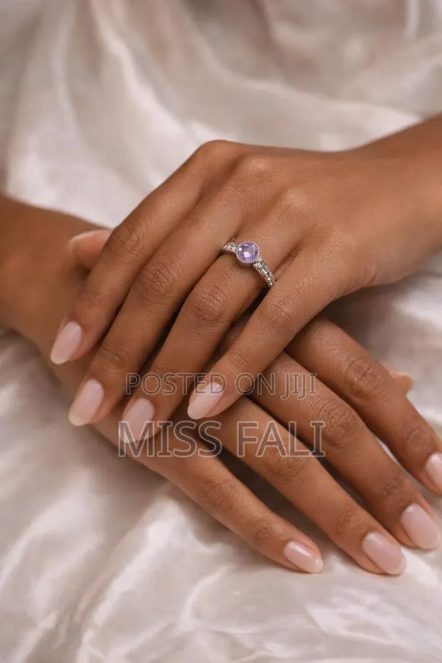 Rose Royale Promise Ring. Size 7-8 · Photo 1