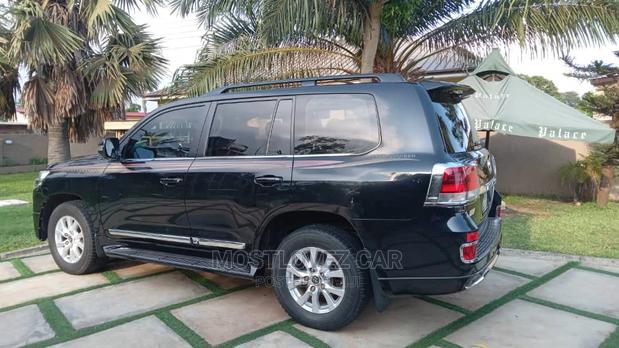 Ghana Car Rental Services. Landcruisers V8 for Rent in Gh · Photo 1