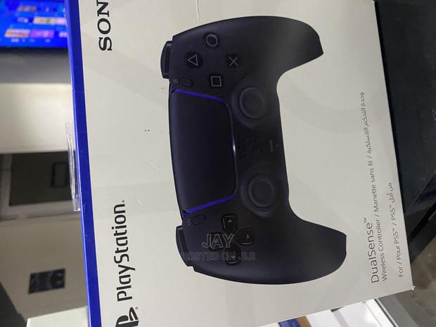 Ps5 Controllers · Photo 4