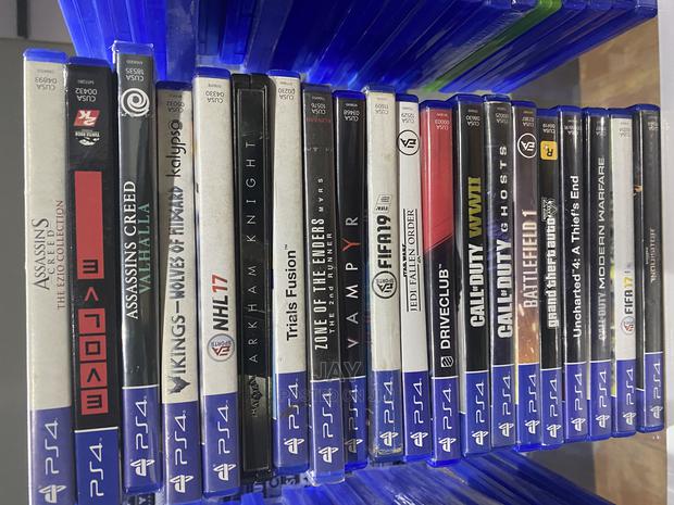 Playstation 4 Game Cds · Photo 3