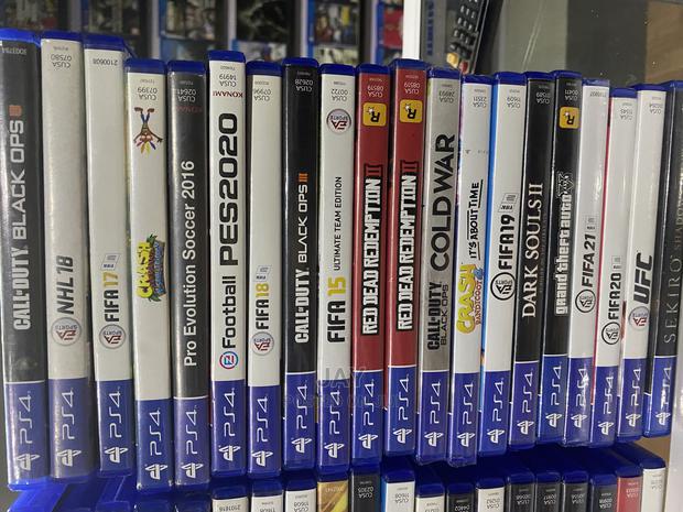 Playstation 4 Game Cds · Photo 7