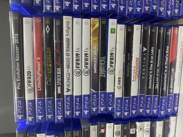 Playstation 4 Game Cds · Photo 4