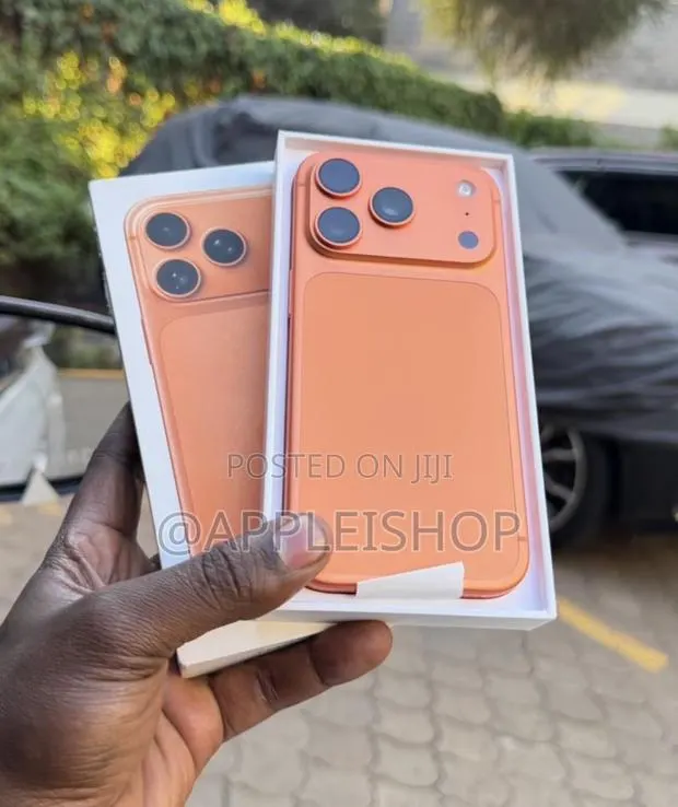 Apple iPhone 17 Pro Max 512 GB Orange · Photo 1