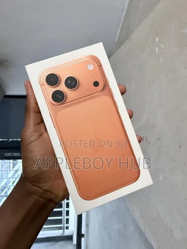 New Apple iPhone 17 Pro Max 256 GB Orange · Photo 1