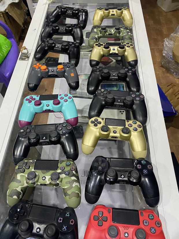 Ps4 Controllers Genuine · Photo 1