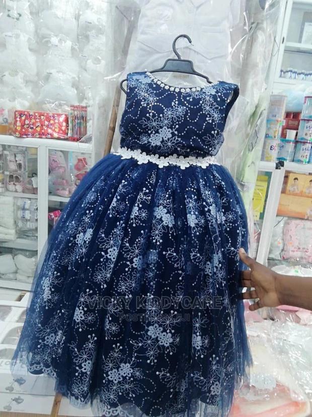 Girl Outting · Photo 1