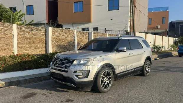 Ford Explorer Limited 4dr SUV (3.5L 6cyl 6A) 2016 Silver · Photo 1