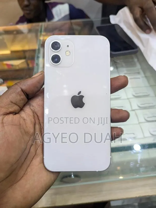 Apple iPhone 12 64 GB White · Photo 1