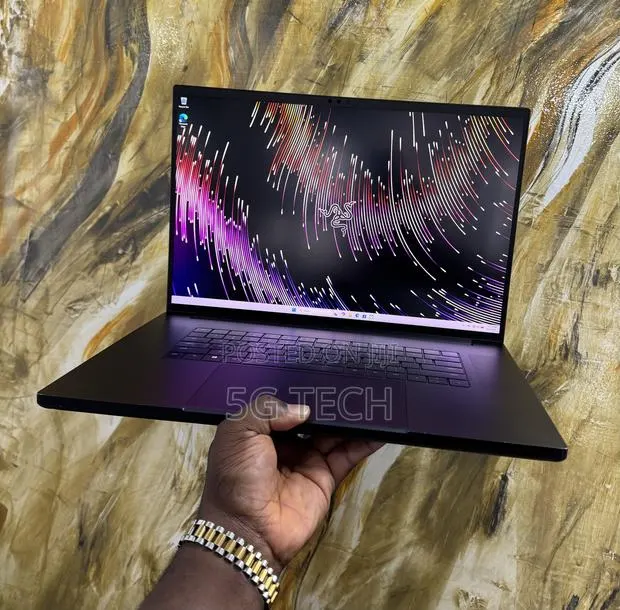 Laptop Razer Blade 32GB Intel Core i9 SSD 1T · Photo 1