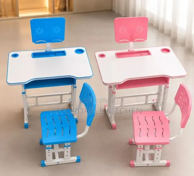 Kids Table and Chair · Photo 1