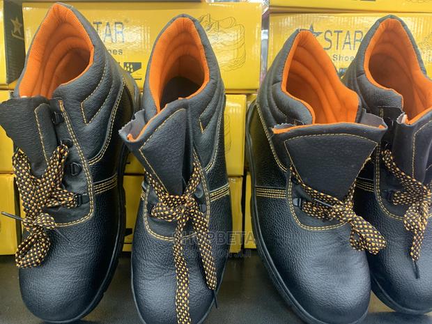 Quality Safety Boots · Photo 1