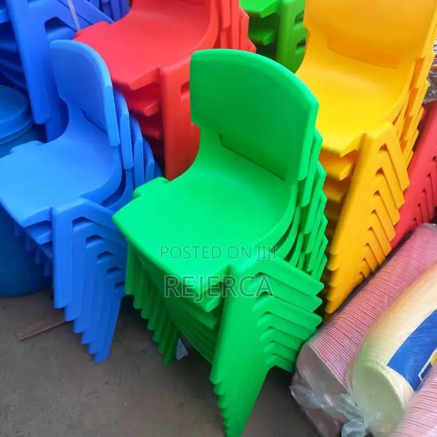 Creche Plastic Chair · Photo 1