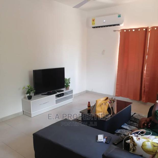Furnished 3bdrm Bedsitter in E a Properties, Tema Metropolitan · Photo 2