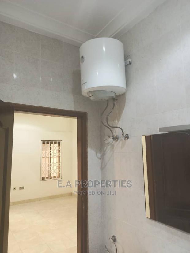 5bdrm Bungalow in E a Properties, Boundary Road Area for Sale · Photo 3