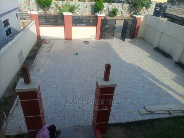 4bdrm Bungalow in E a Properties, Boundary Road Area for Sale · Photo 2