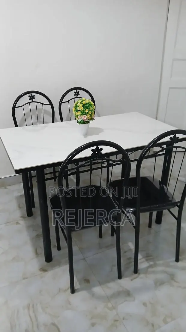 Marbol Dinning Set · Photo 1