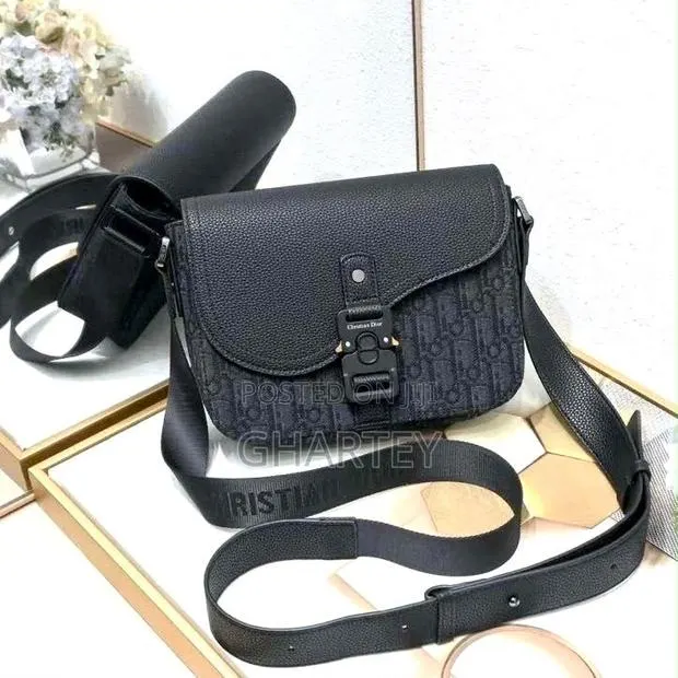 Premium Designer-Style Crossbody Messenger Bag · Photo 1