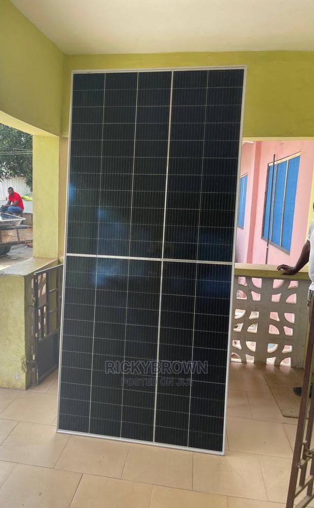 540watts Monocrystalline Solar Panels · Photo 1