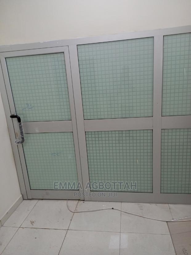Tinting Windows · Photo 2