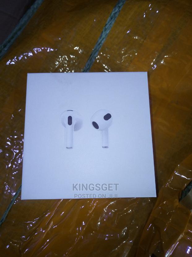 Airpod 3 Earbuds · Photo 1
