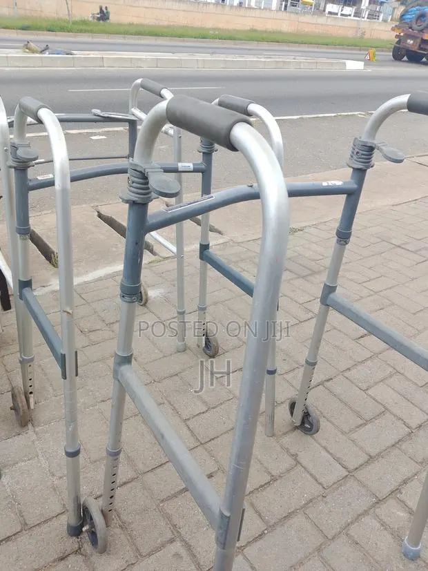 Zimmer Frame · Photo 1