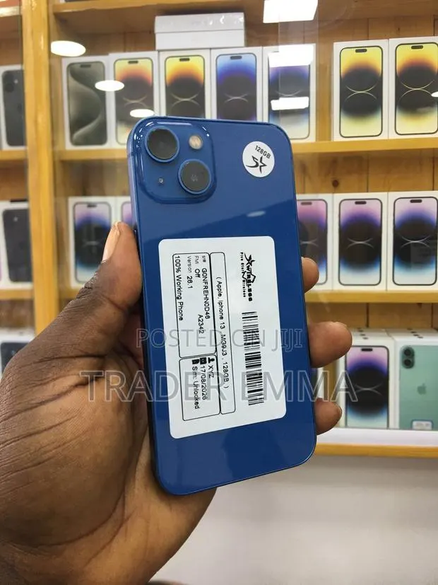 Apple iPhone 13 128 GB Blue · Photo 1