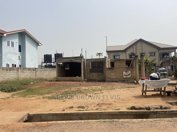 One Plot of Land for Sale With Uncomplicated · Photo 3