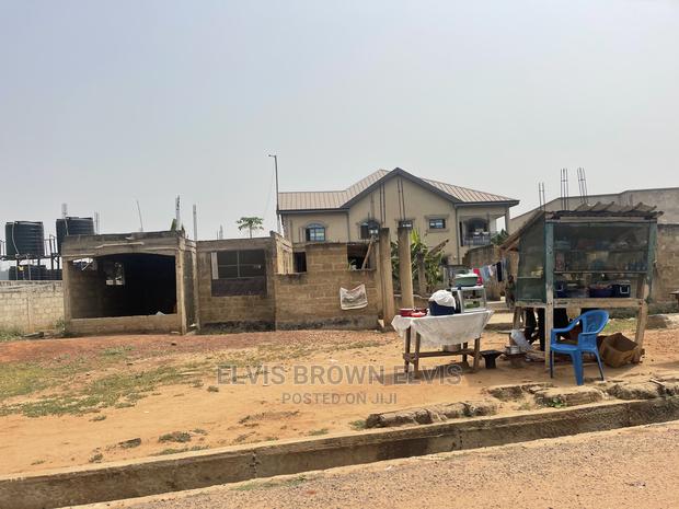 One Plot of Land for Sale With Uncomplicated · Photo 1
