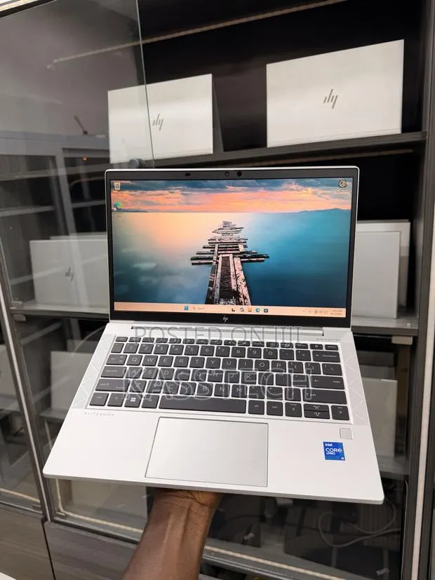 Laptop HP EliteBook 830 G8 8GB Intel Core i5 SSD 256GB · Photo 1