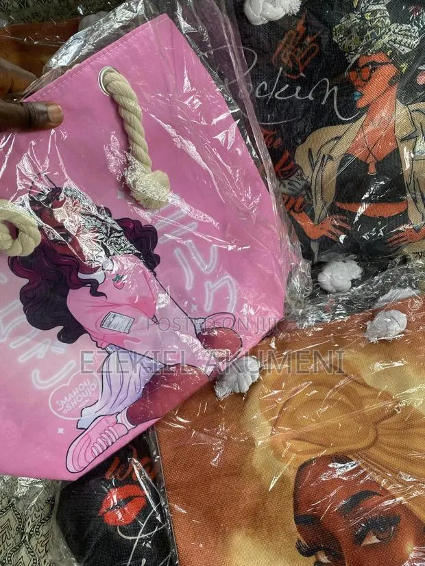 High Quality Tote Bags · Photo 1