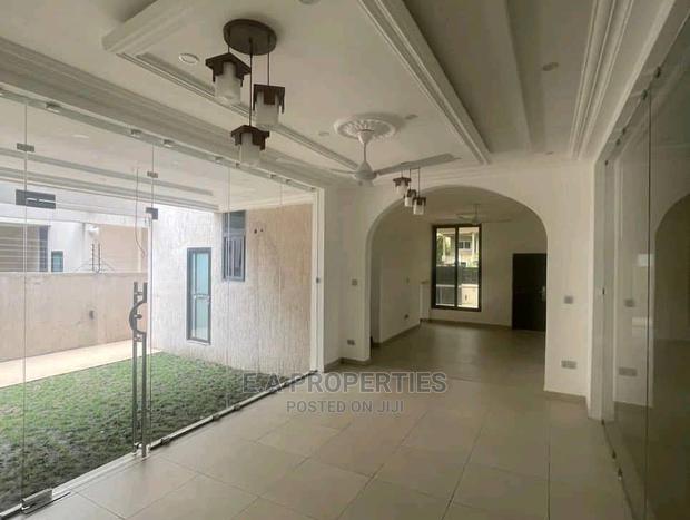 4bdrm House in E a Propertites, American House for Sale · Photo 3