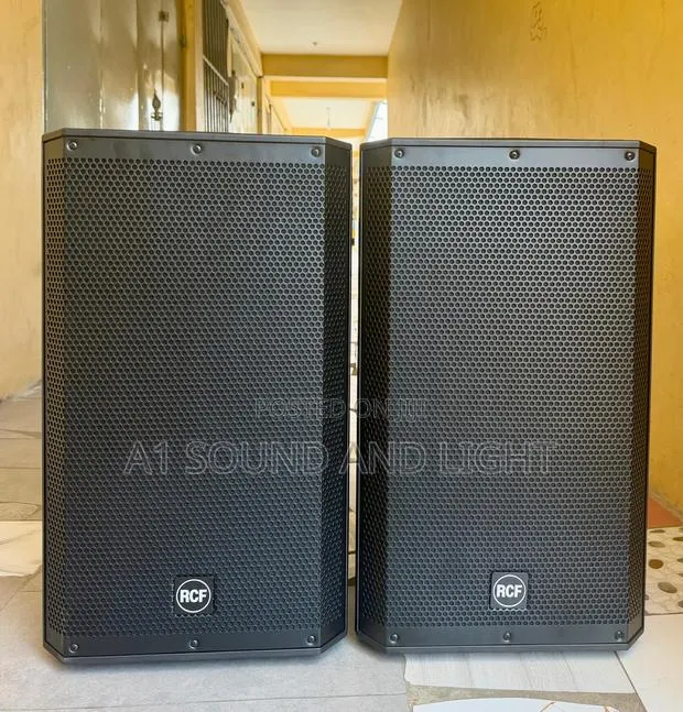 RCF Art915 15 Inches Active Speakers/Monitors [Pair] · Photo 1