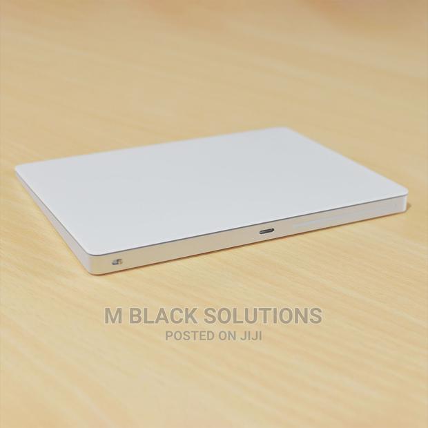 Apple Magic Trackpad 2 Wireless Rechargable- Silver I · Photo 2