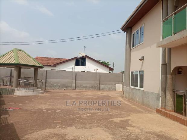 6bdrm House in E a Properties, Otano for Rent · Photo 1
