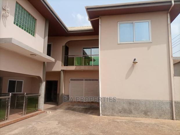 6bdrm House in E a Properties, Otano for Rent · Photo 2