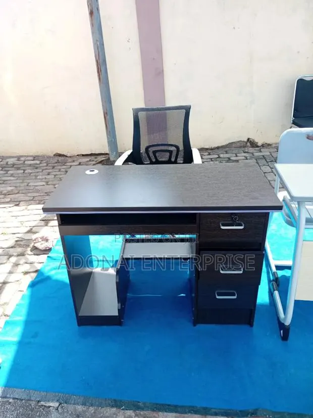 Black Office Table XX46 · Photo 1