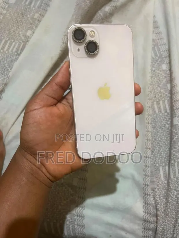 Apple iPhone 13 128 GB Pink · Photo 1