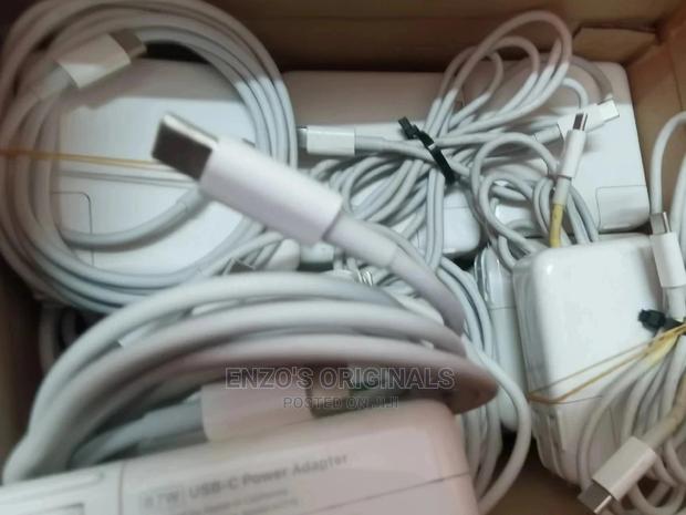 Macbook 87watt Usb-c Power Adapter Charger Usa Used Original · Photo 1