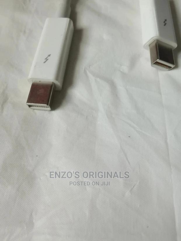 Apple Thunderbolt To Firewire 800 Adapter · Photo 4