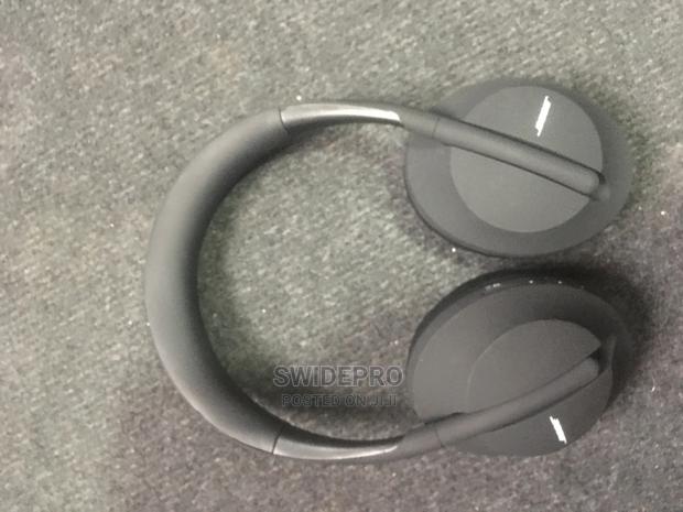 Bose 700 Wireless Headset · Photo 3